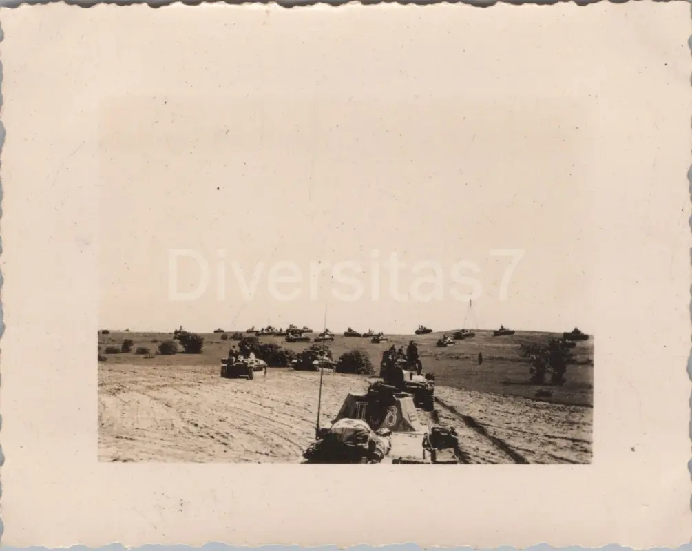 Foto a Nachl. Uffz H Gollner Panzer-Regt. 4, Panzer im Kampf Potschep D-83