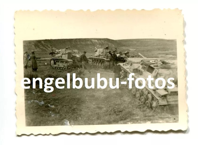 FOTO - PANZER - 2.Pz.-Div. (Wien-Laxenburg) - Einsatz Ostfront - PANZER III & IV_1