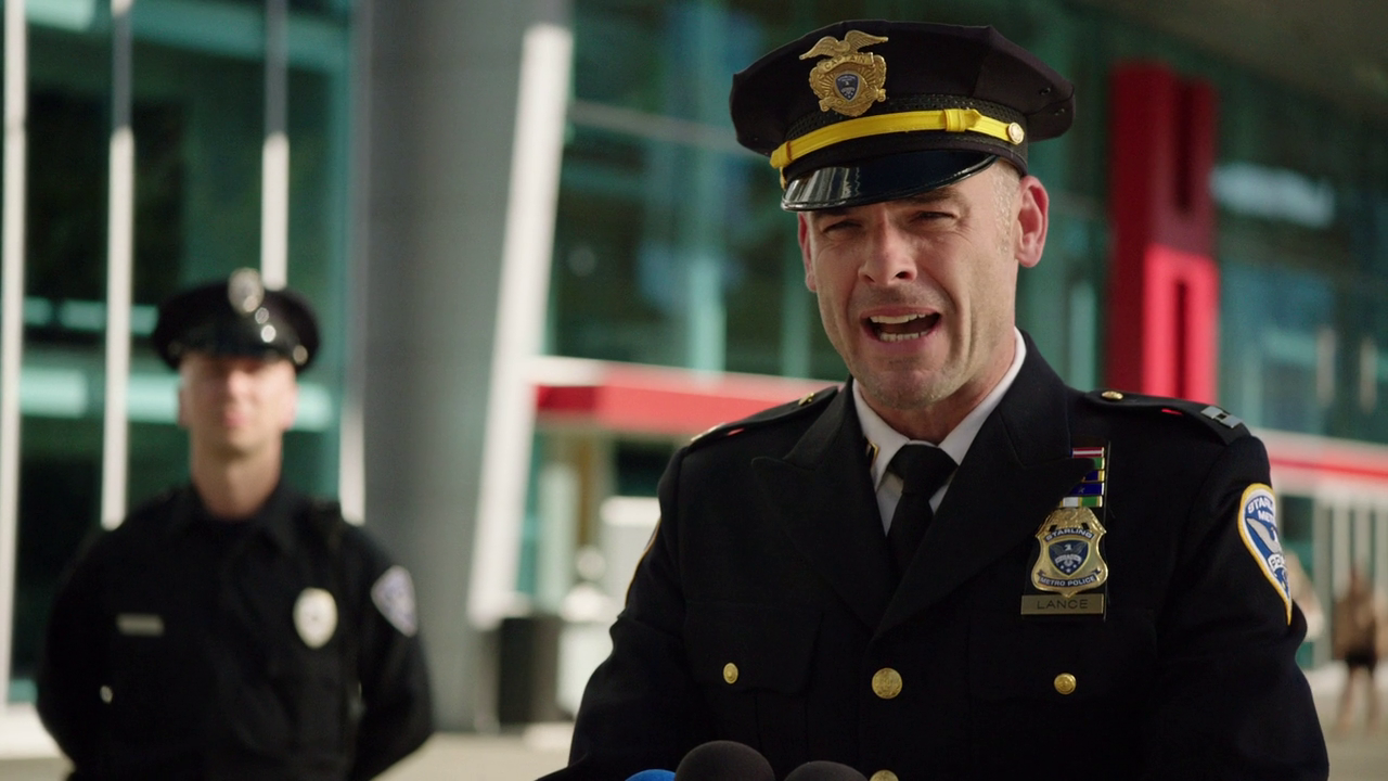 Arrow.S03E01.Calma.apparente.720p.BDMux.ITA.ENG.x264-BlackBit[screenshot 3]