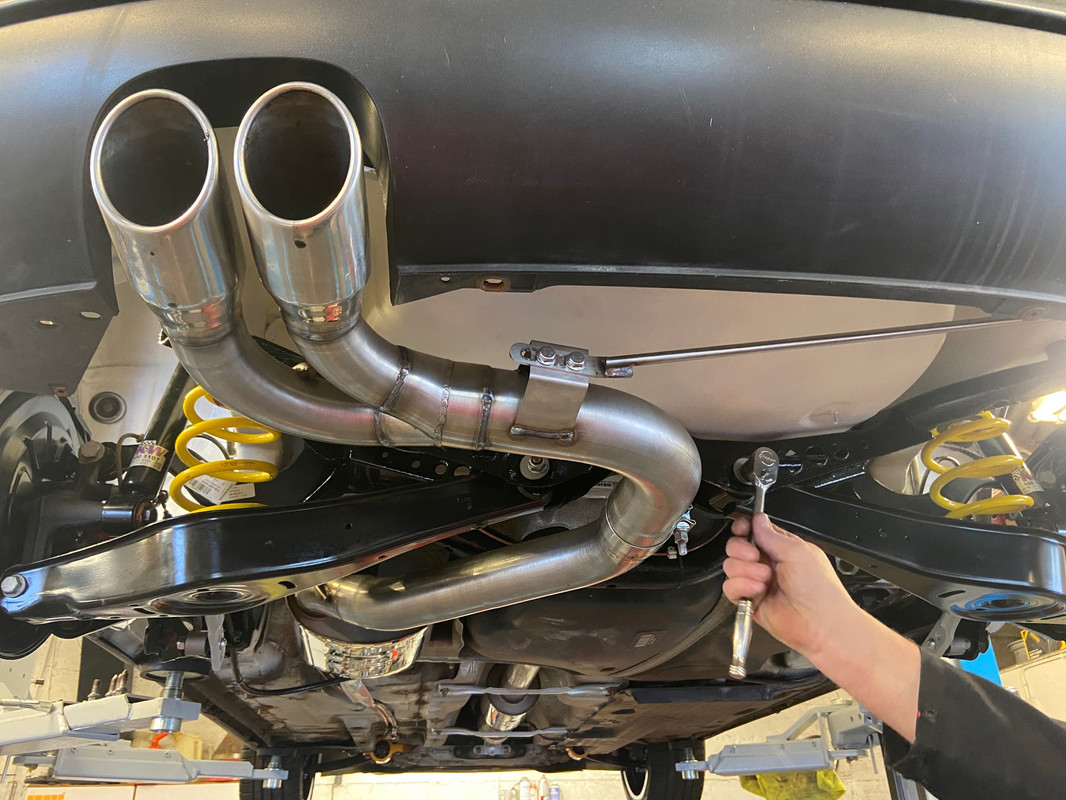 EF816DC6-1EFF-426A-8D06-7B90453C35B1