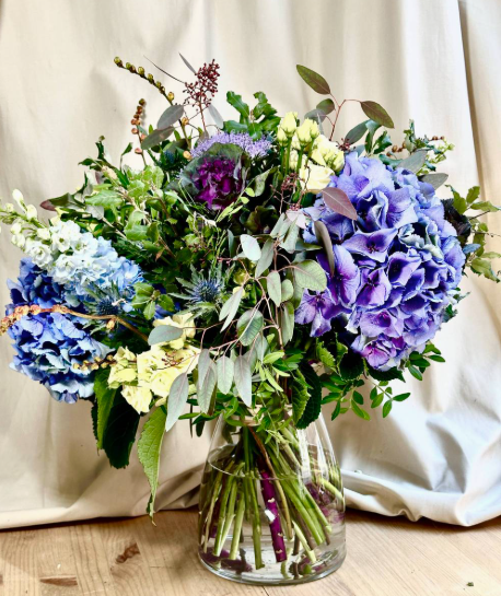 Ramo De Flores En Tonos Azules