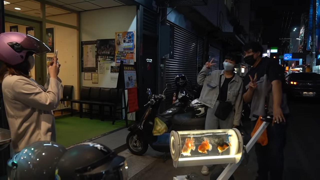 Crea pecera para pasar a su pez y ahora es toda una sensación