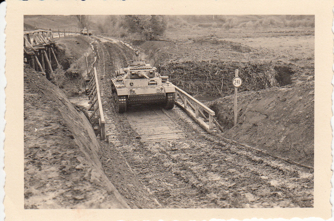 Foto,Panzer -Brücken ,August 42,