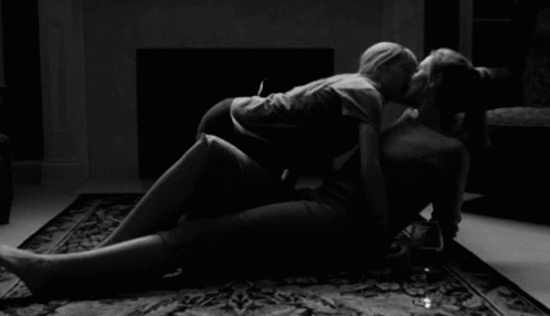 lesbian-kiss-lesbian-love.gif