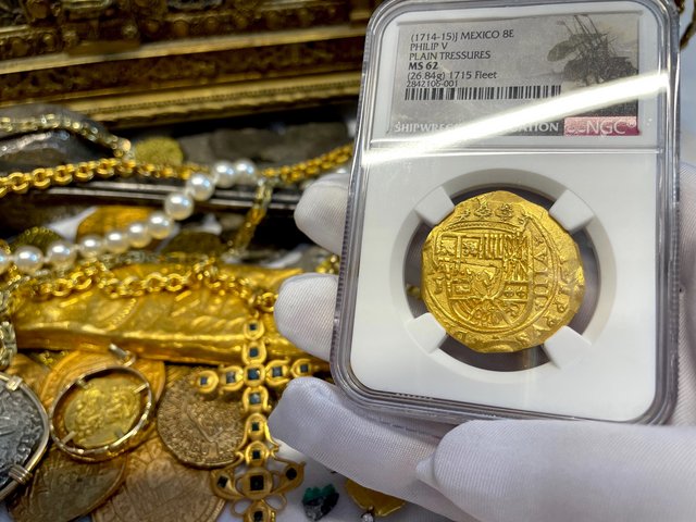 MEXICO 1714-1715 8 ESCUDOS NGC 62 1715 FLEET SHIPWRECK TREASURE