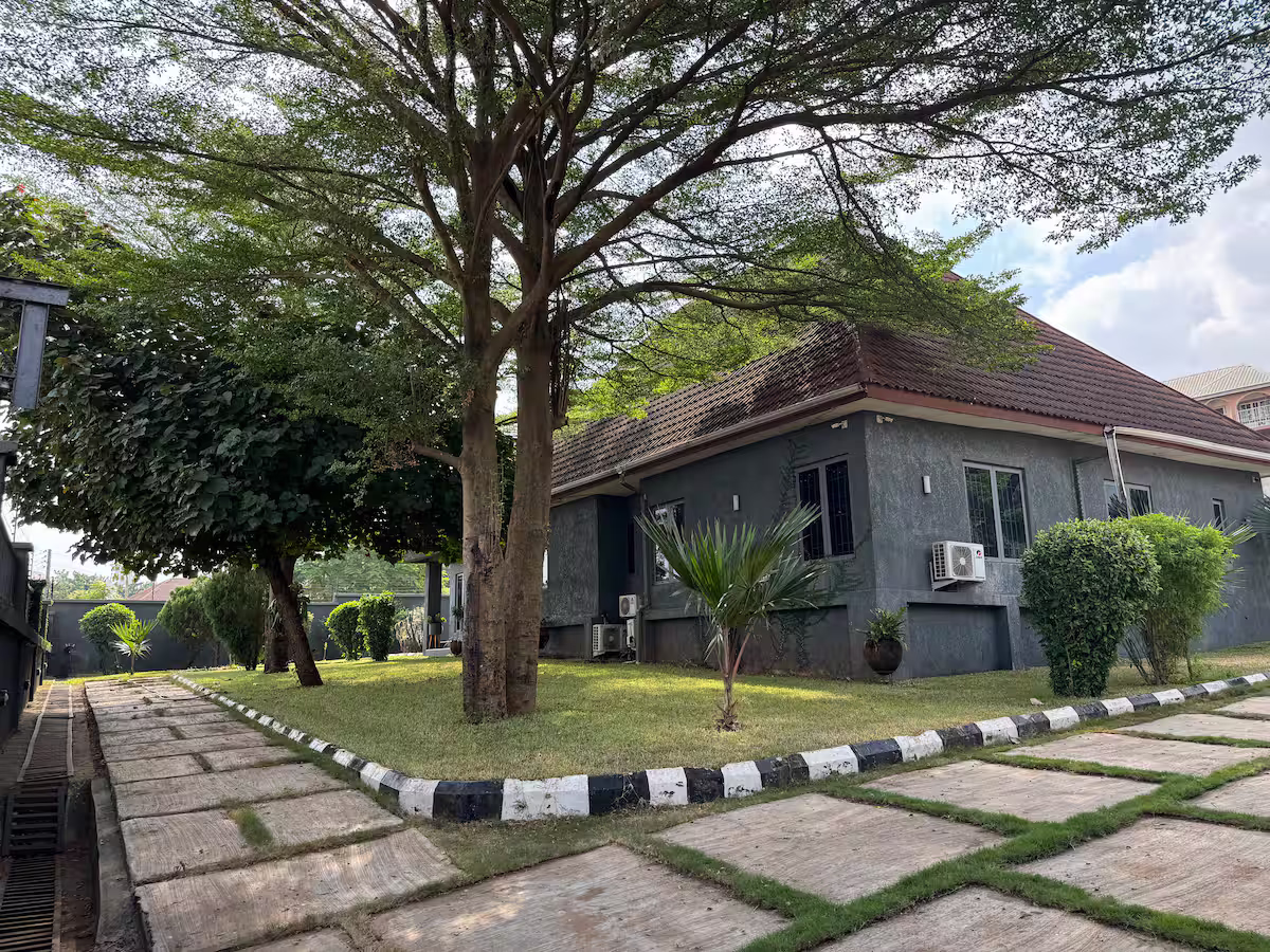 4‑Bedroom Waterfront Villa