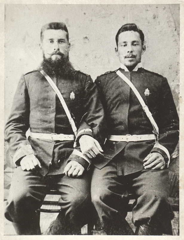 Слева - Сладков Георгий Никитич