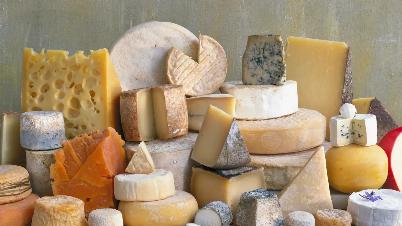 The Health Advantages of Purchasing Cheese from a Local Cheese Shop