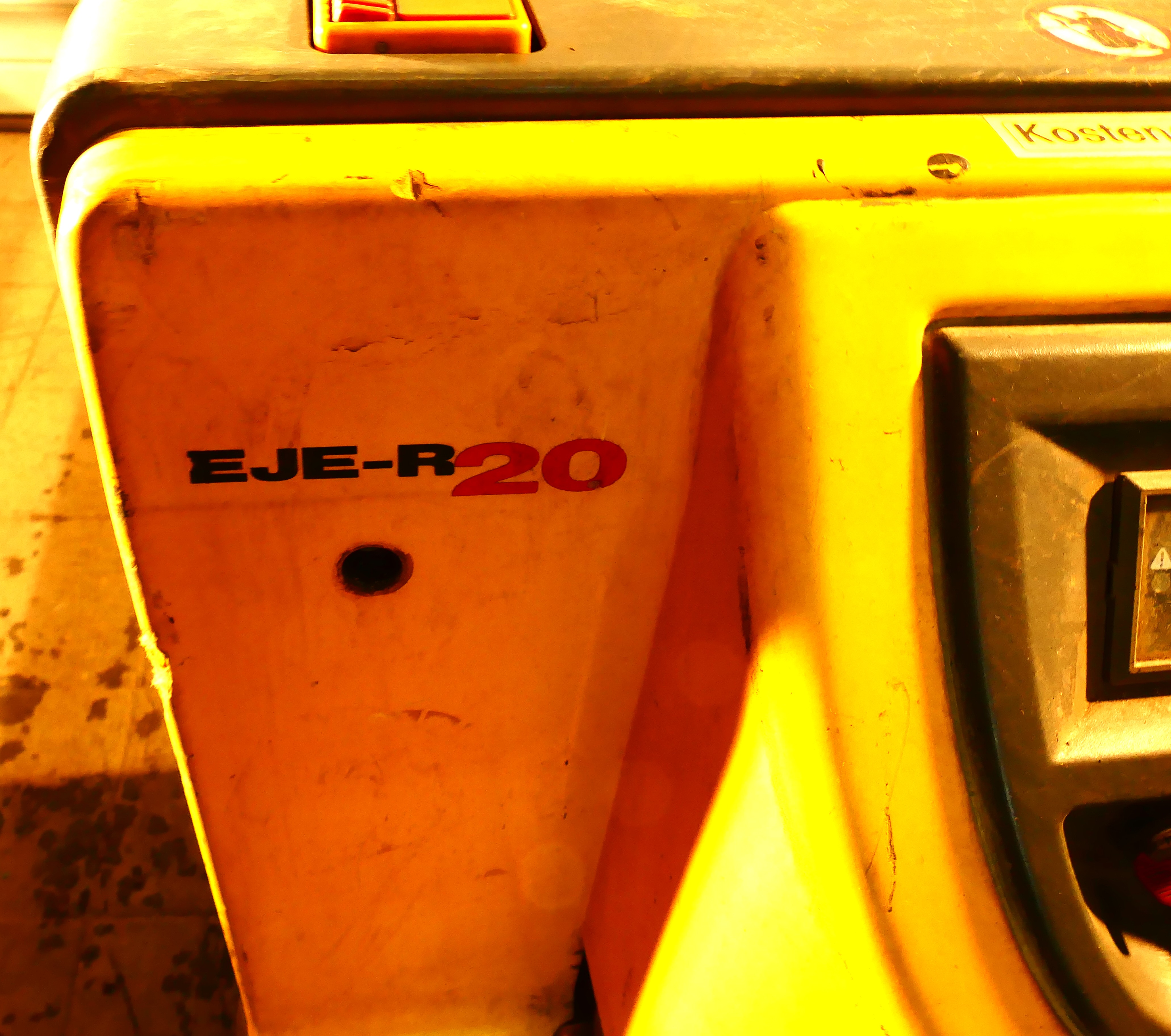 Jungheinrich EJE R20 Modellbezeichnung am Gehäuse