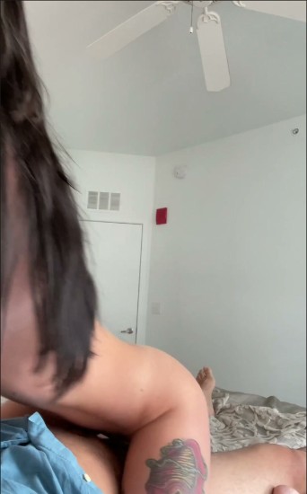 [Image: Cumshots15809020745.jpg]