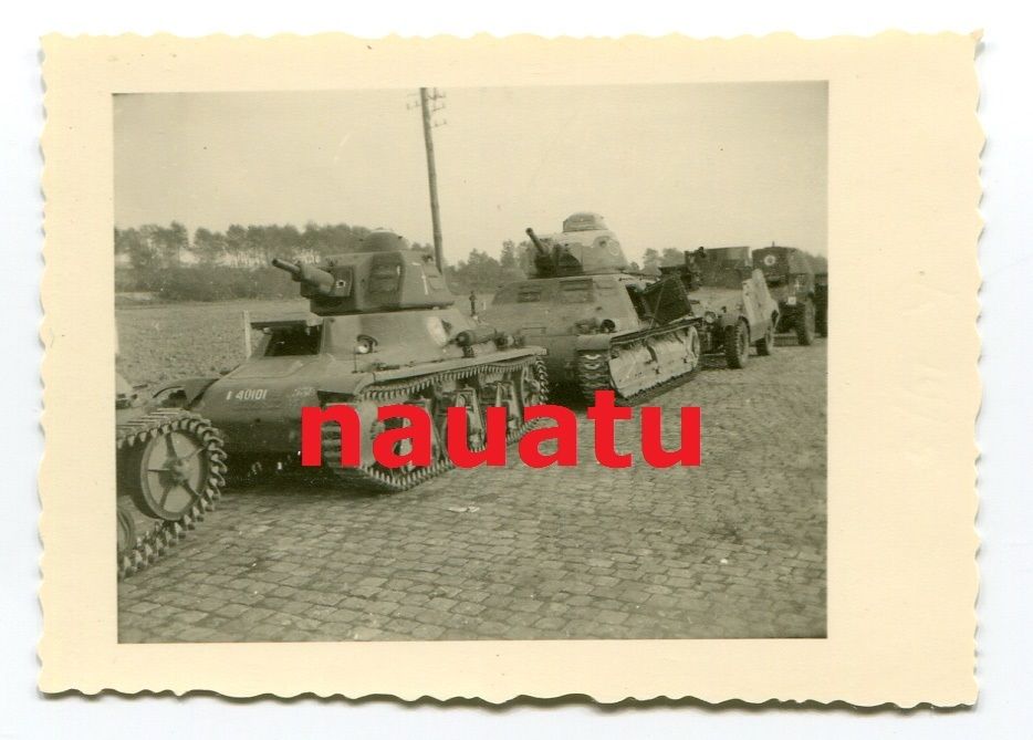Foto Platz französische Beute Panzer Tank Somua 