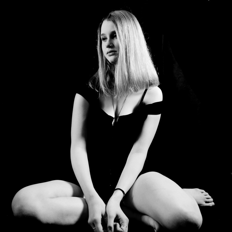 sitting-pose-11-bw.jpg
