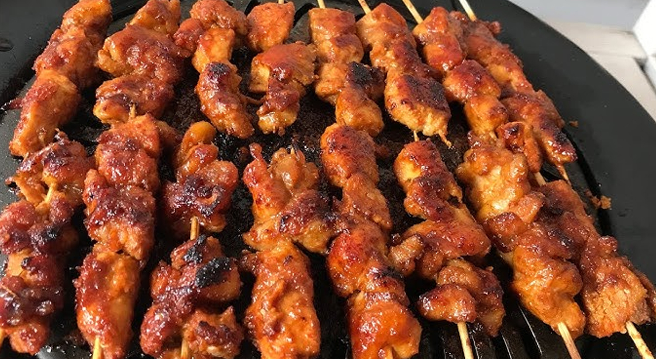 Langkah Ketiga: Menyiapkan dan Memanggang Sate