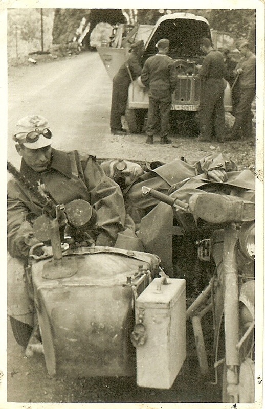 Luftwaffe Kradmelder Rest on Motorcycle w MG-34 Machine Gun; SÜDFRONT