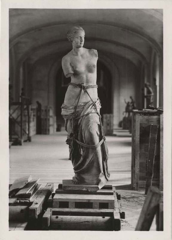 La Venus de Milo preparada para ser transportada