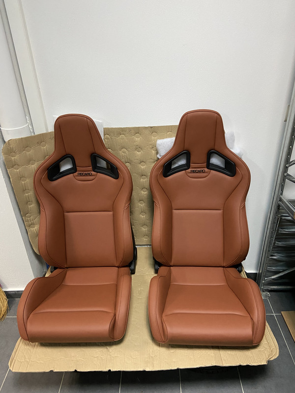 1B6EF0B0-0E67-4D22-879B-A2B1F2C51827