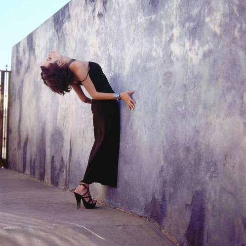 http://imstars.aufeminin.com/stars/fan/angelina-jolie/angelina-jolie-20080708-434445.jpg