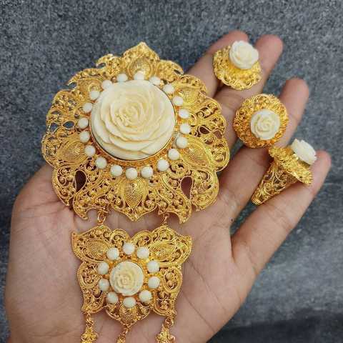 bros kebaya dari bali