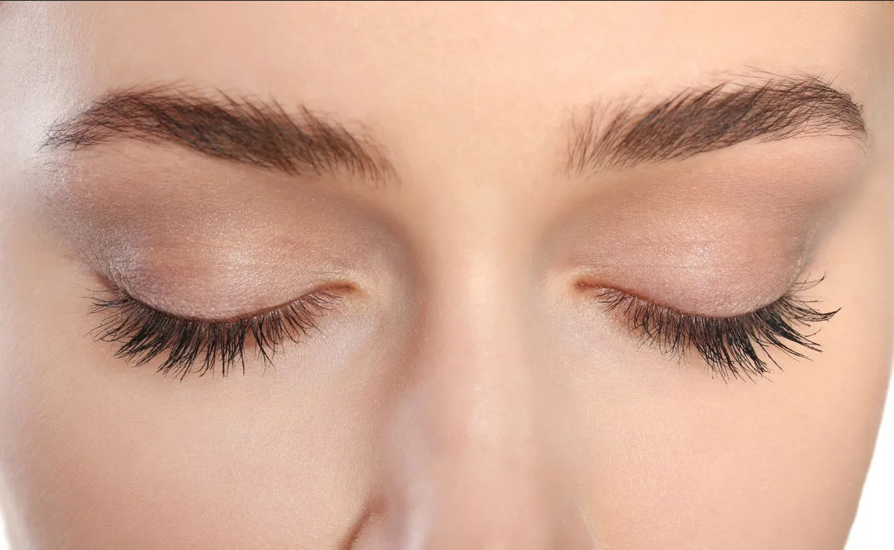 Cómo se aplica el aceite de ricino en las pestañas para que crezcan rápidamente