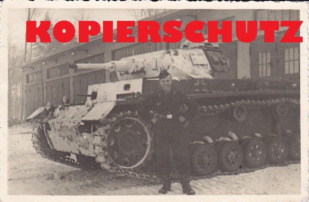 Panzer III mit halber Front-Wintertarnung weiß g