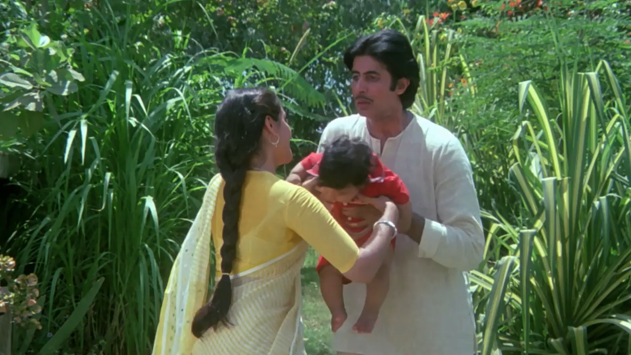 Aakhree Raasta 1986 WebRip [Hindi] 480p 720p ESub Screenshot