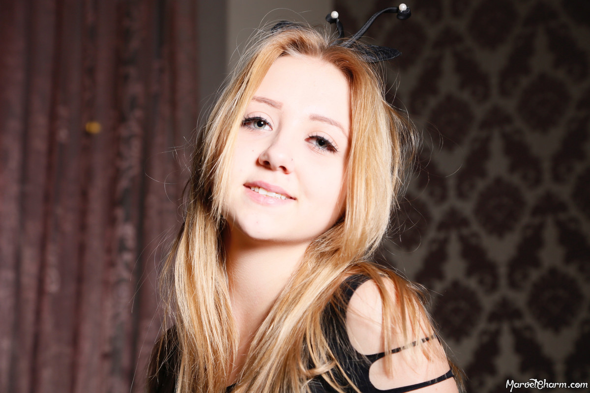 MarvelCharm_Violet-Peekaboo-092