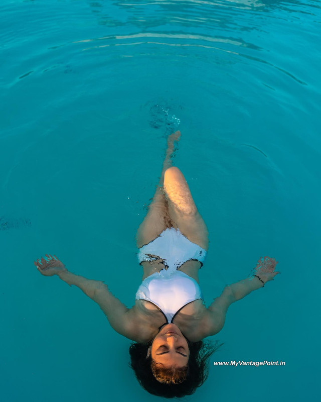 actress-kajal-aggarwal-hot-in-white-bikini