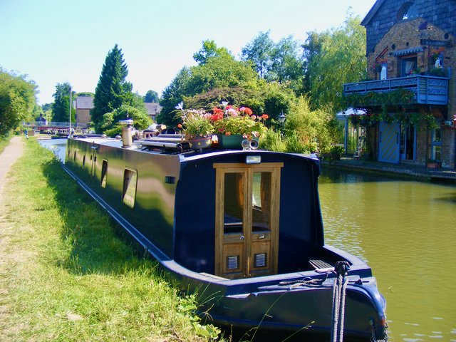 narrow-boat2.jpg