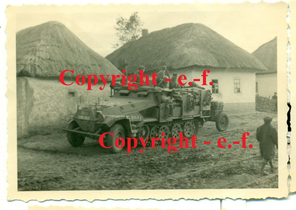 FOTO - SdKfz - SCHÜTZENPANZER - EIGENNAME BLITZ 