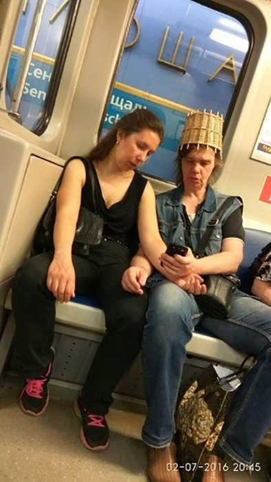 Вот такие забавных людей можно встретить в метро