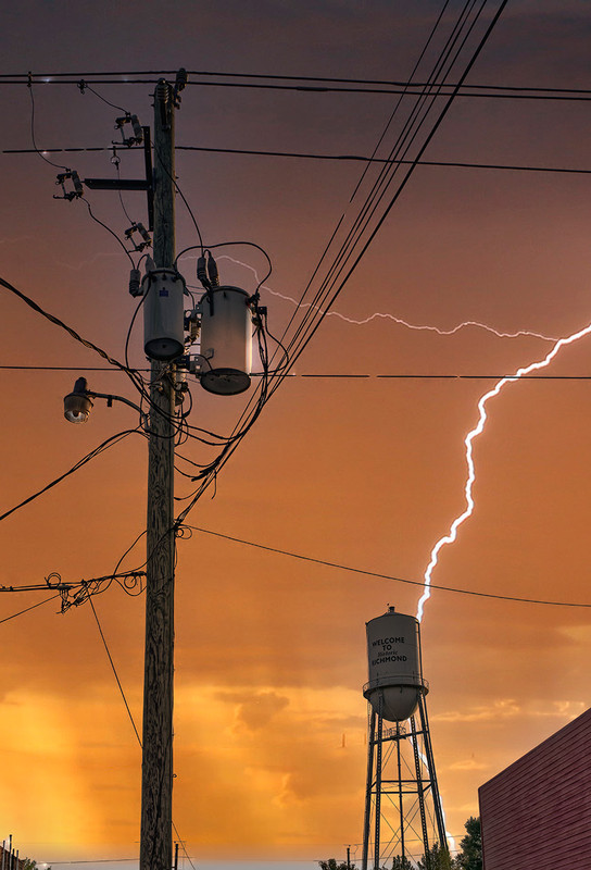 IMAGE: https://i.postimg.cc/bYKn7vsP/Cropped-Pole.jpg