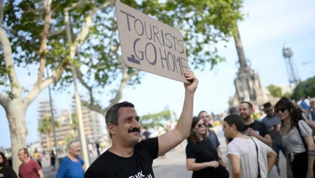Tourists-Warned-To-Cancel-Italy-Holidays