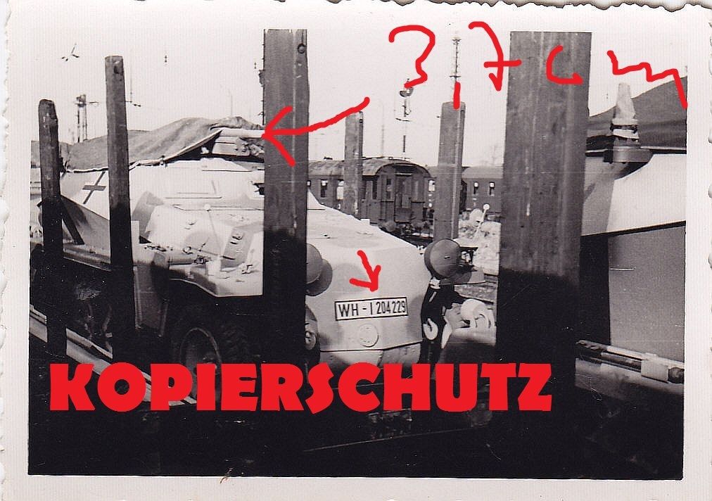 Schützenpanzerwagen Sd.Kfz.251 mit 3,7cm Pak Eis