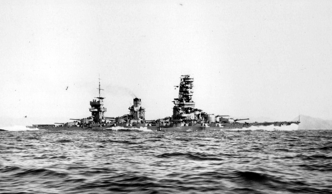 IJN-Yamashiro-se-somete-a-pruebas-frente-a-Tateyama-Jap-n-24-dic-1934.jpg