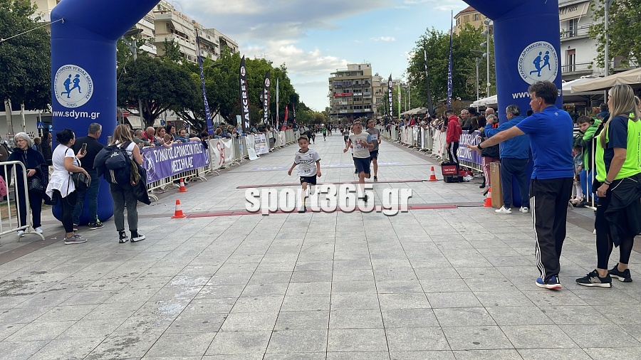 , 23&omicron;&sigmaf; &Alpha;&gamma;ώ&nu;&alpha;&sigmaf; &Delta;&rho;ό&mu;&omicron;&upsilon; &Kappa;&alpha;&lambda;&alpha;&mu;ά&tau;&alpha;&sigmaf;: &Mu;&iota;&alpha; &pi;&omicron;&lambda;ύ&chi;&rho;&omega;&mu;&eta; &gamma;&iota;&omicron;&rho;&tau;ή &alpha;&theta;&lambda;&eta;&tau;&iota;&sigma;&mu;&omicron;ύ &mu;&epsilon; &pi;&rho;&omega;&tau;&iota;έ&sigmaf; &Mu;&pi;&omicron;&upsilon;&rho;ί&kappa;&alpha; &kappa;&alpha;&iota; &Zeta;&omicron;&sigma;&kappa;ί&nu; (&phi;&omega;&tau;&omicron;&gamma;&rho;&alpha;&phi;ί&epsilon;&sigmaf; &kappa;&alpha;&iota; &beta;ί&nu;&tau;&epsilon;&omicron;)