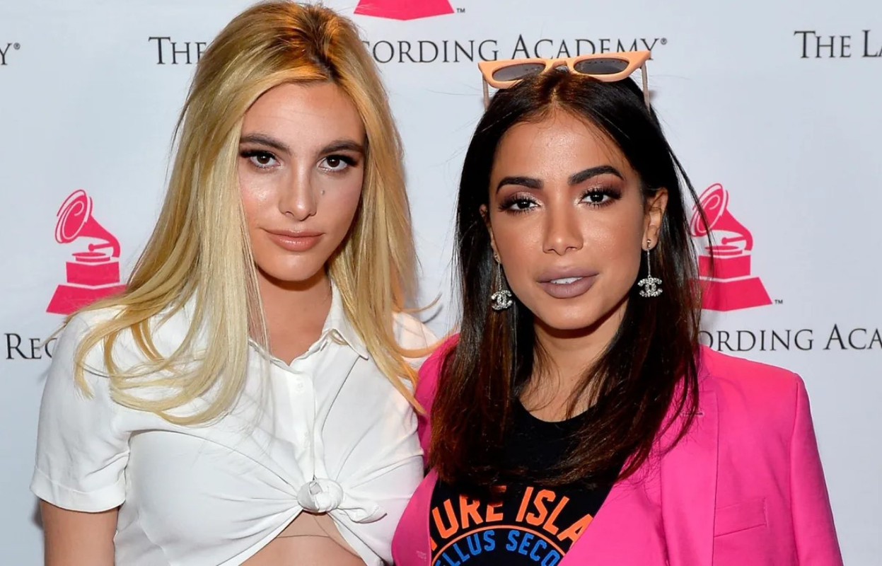 Anitta y Lele Pons presumen su figura con estos looks con transparencia