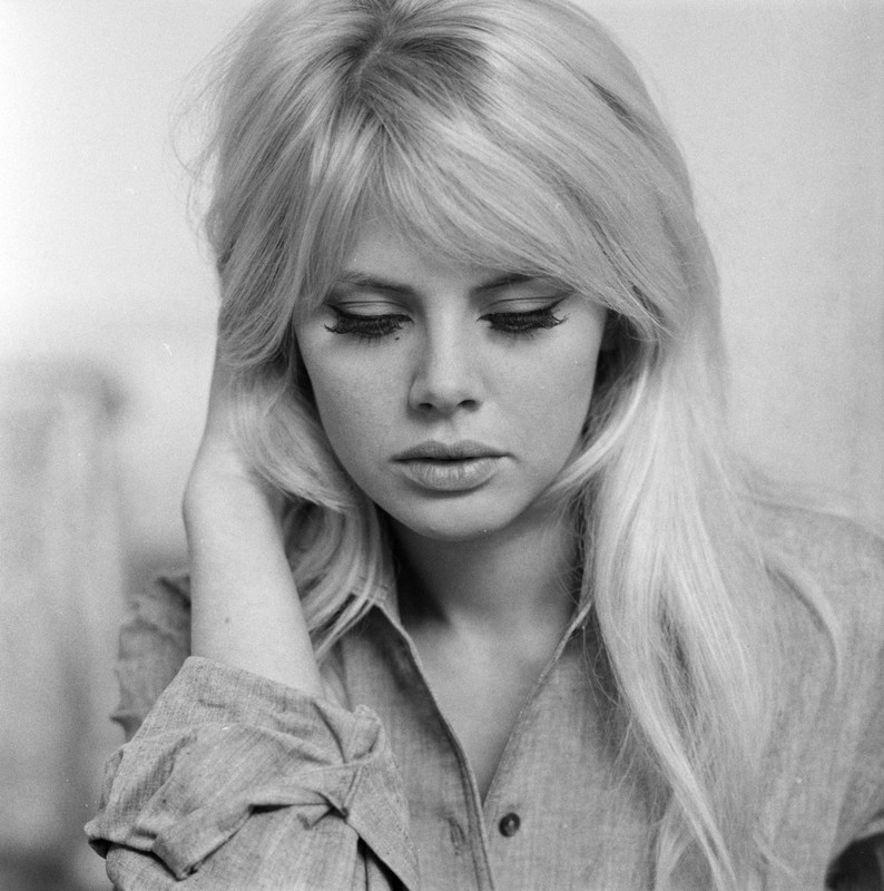 Britt_Ekland_md14