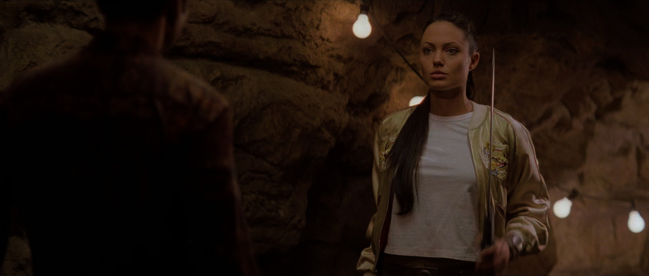 Lara Croft Tomb Raider - The Cradle of Life (2003).mkv_snapshot_