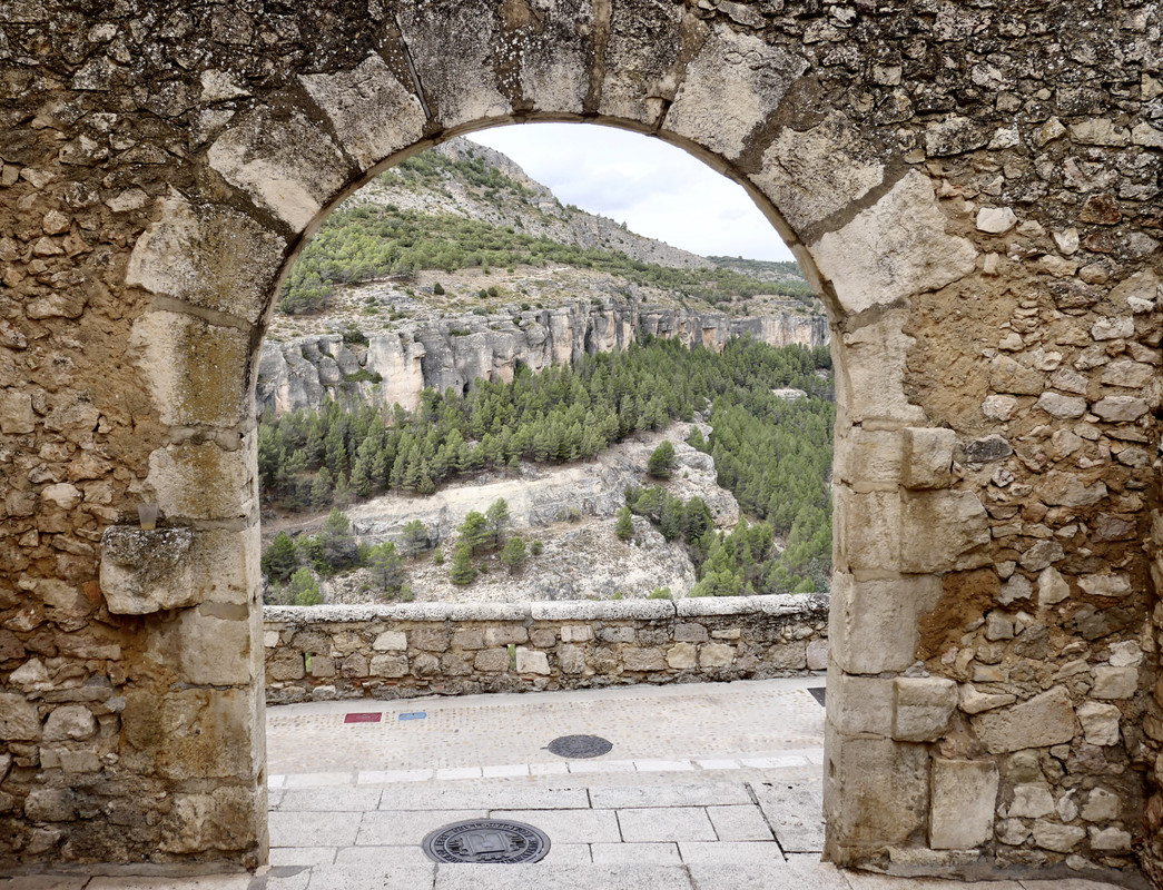 BEE0F9B1-6989-4DB0-8A4D-448E841AE980