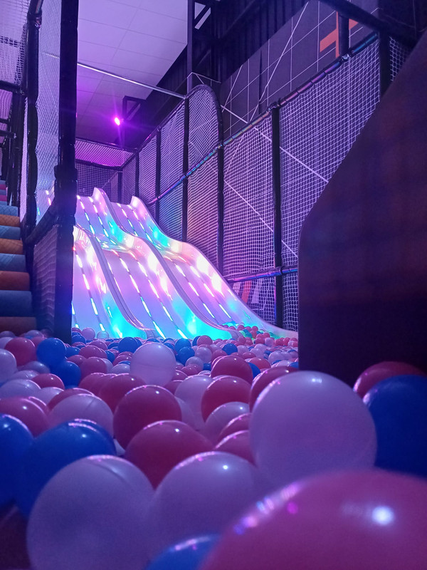 PIMPUMPAM - Parque de trampolines