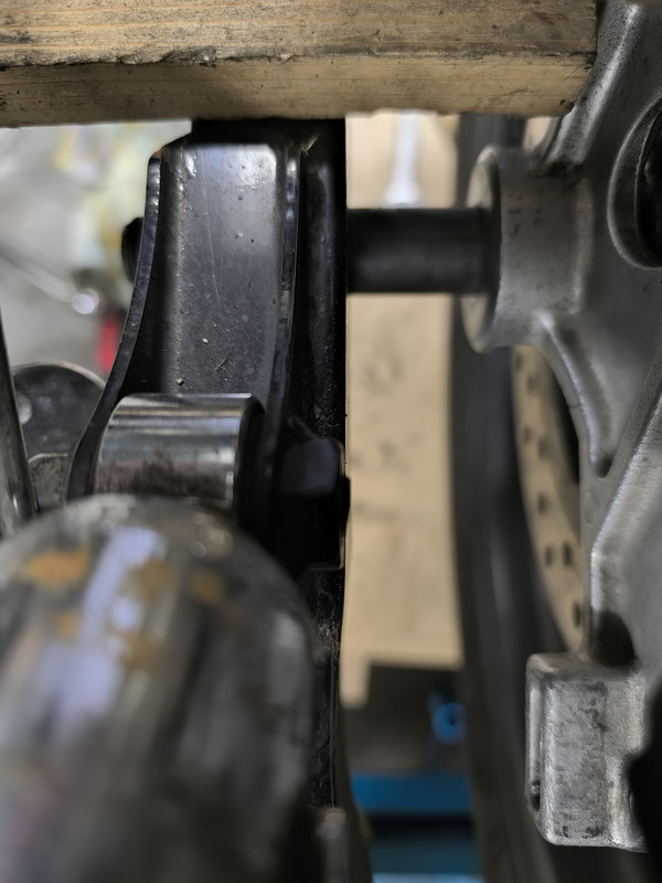 Hülsenabstand links 30mm