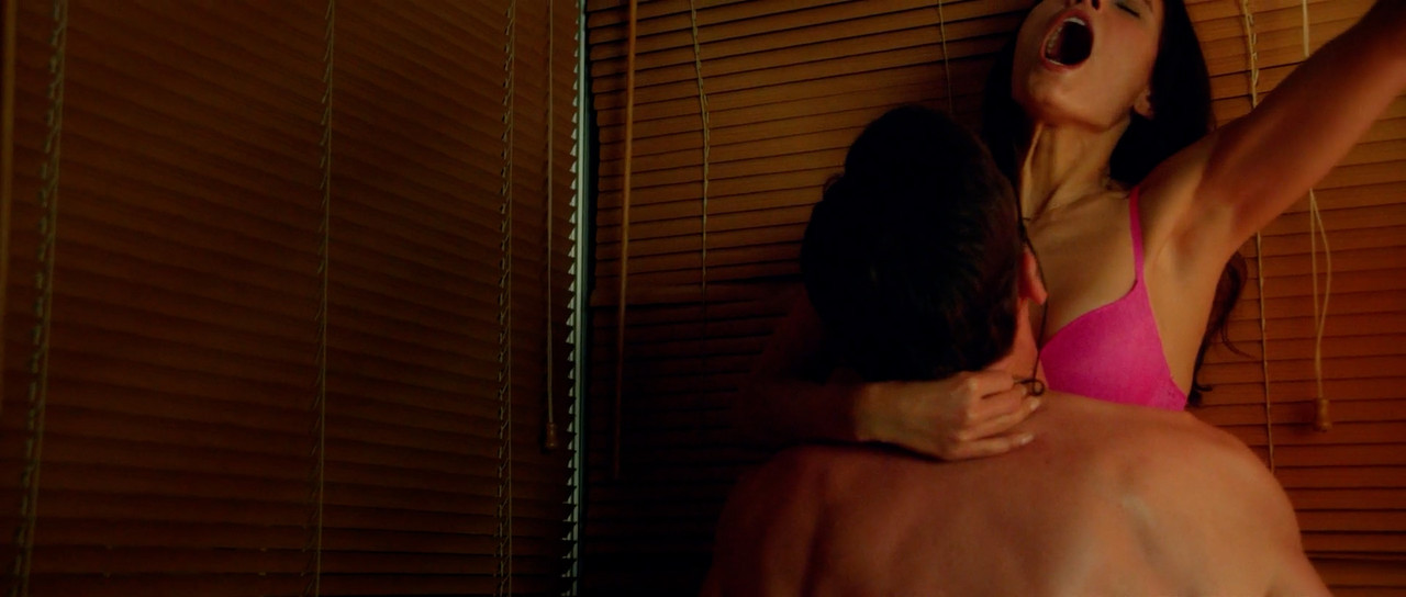 Jordana.Brewster_Home.Sweet.Hell.00_01_18_16.Still007