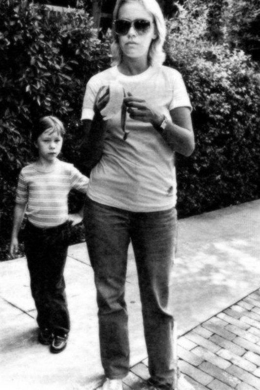 72547_125841317469740_124461437607728_128737_501