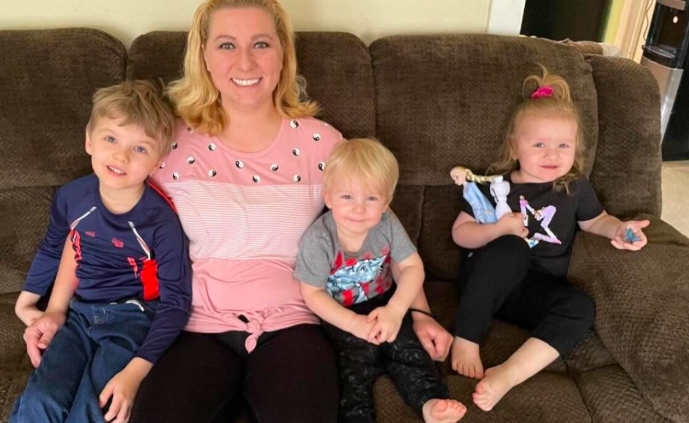 Padre ahoga a sus tres hijos de 2, 3 y 5 años en el lago de Illinois