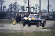 1963 International Championship for Makes 63seb02-Vette-E-Lowther-D-Black-M-Wyllie-D-Yenko-D-Thompson-2