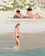 Edita-Vilkeviciute-Sigute-Krilaviciute-On-the-Beach-in-St.-Barts-April-3-2014-134-gigapixel-low_res-