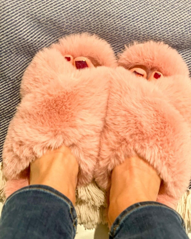 Lindsay-Czarniak-Feet-5401068