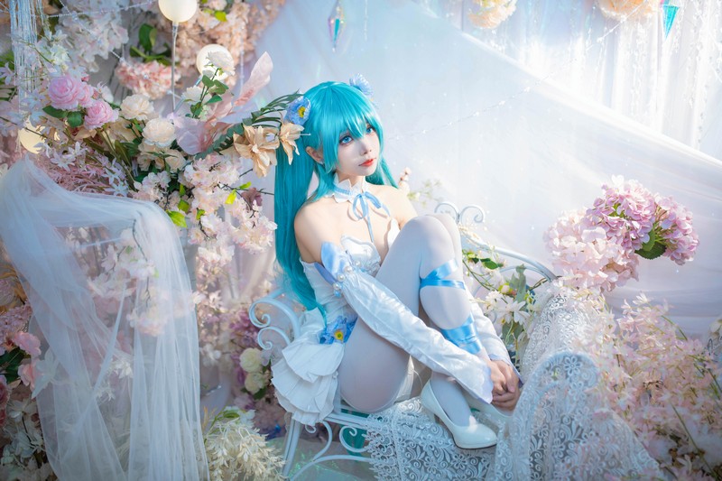 艾西Aiwest 初音未来粉蝶花Cosplay写真图集 Miku高清美图 44P (159.9M)插图2