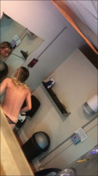 [Image: Voyeur24675122158.jpg]