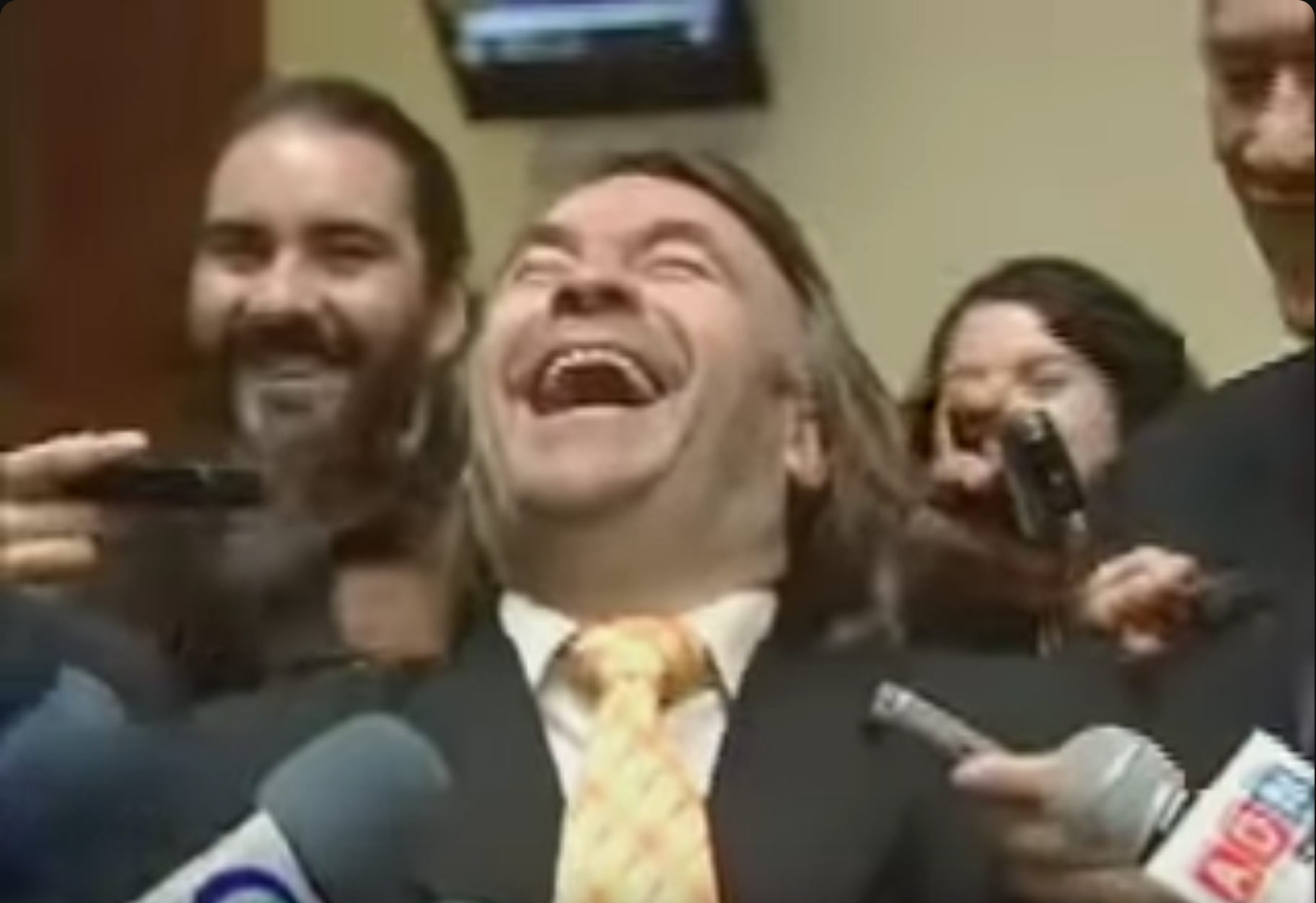 Screenshot-2024-10-28-at-17-38-46-Pepe-Auth-se-condorea-con-Jacqueline-van-Rysselberga-You-Tube.png